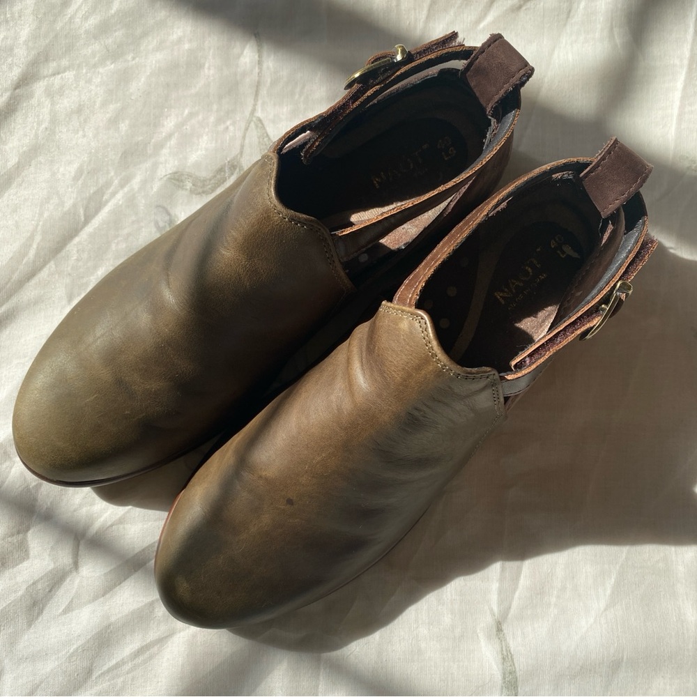 Naot Kamsin Two Toned Slip On Ankle Booties‎ green and brown leather ankle strap - Picture 4 of 10